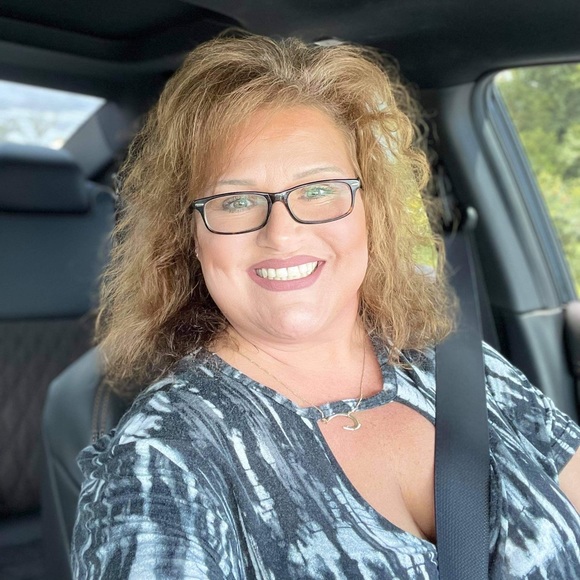 Meet your Posher, Rebecca - Picture 1 of 1